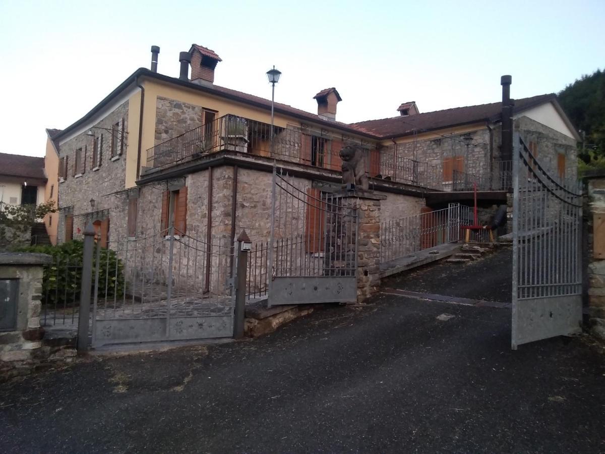 Locazione Turistica La Ca Gialla Leilighet Pontremoli Eksteriør bilde